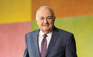 A portrait of Museum president Steven Knapp