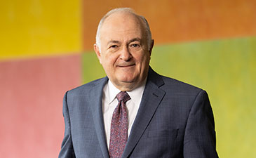 A portrait of steve Knapp